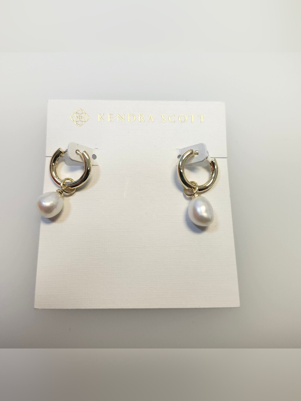 NWT Kendra Scott Gold-Tone Willa Huggie Pearl Earrings